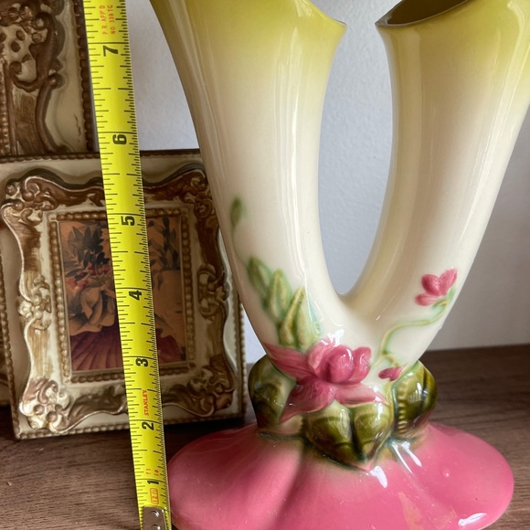 Hull pottery woodland double flower vase - Picture 8 of 12